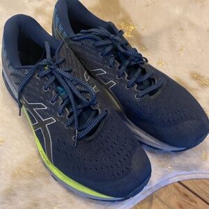 Men’s Asics size 11